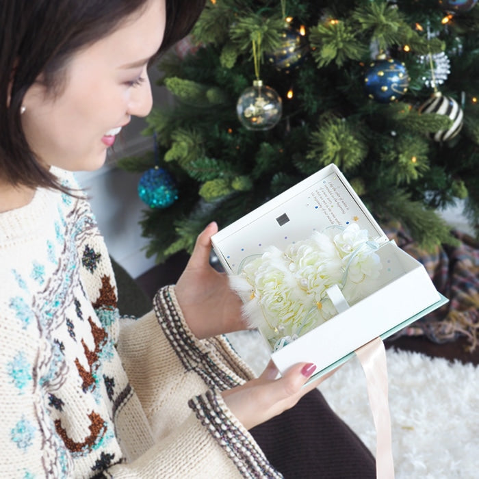 ホワイトツリーの下で誓う、 二人を永遠につなぐ冬のプロポーズ