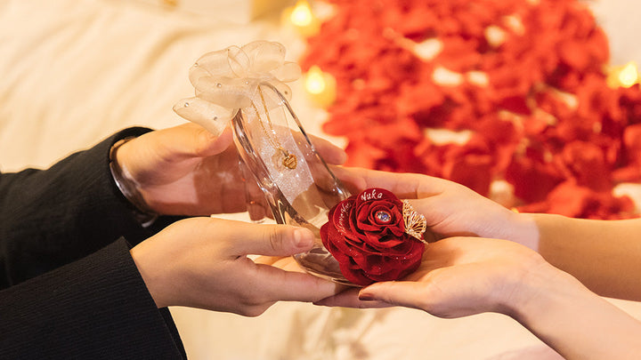 【11月のお客様エピソード】ガラスの靴で叶えるプロポーズ｜彼女の“好き”を詰め込んだ「いい夫婦の日」のバラ園デート