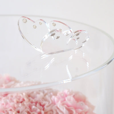 ケースのトップには蝶々付き。まるで蝶々が満開の桜に甘い香りに引き寄せられたようなデザインが魅力的なケースです。