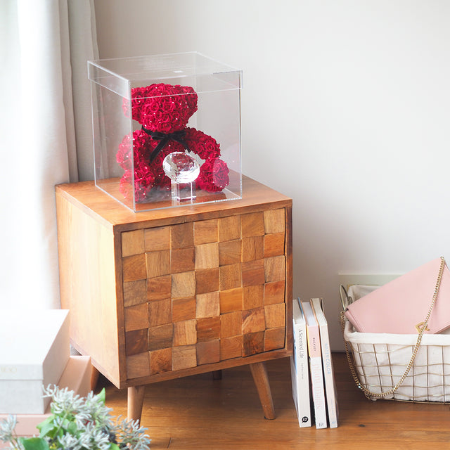 ローズベアとクリスタルダイヤをケースに飾ると特別感が一層UP！