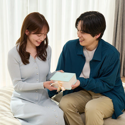 ラブブックは本を読み進めながらプロポーズを伝えるギフトです