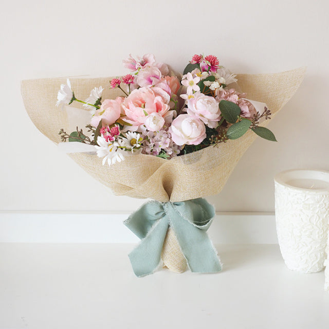 誕生日・プロポーズは四つ葉クローバー入り12本の花束 MERIA
