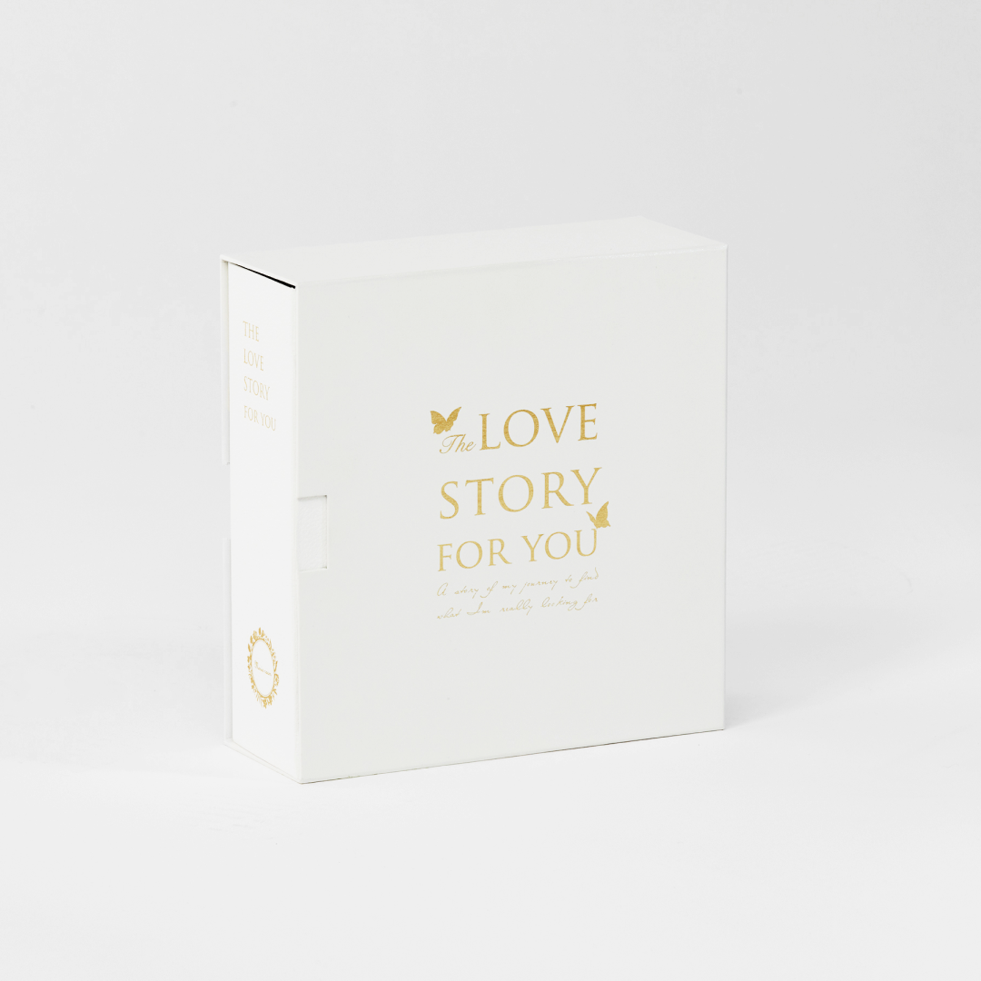 お届け商品①LOVE BOOK STORY（本型ボックス）とガラスの靴