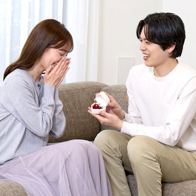プロポーズボックスは、指輪が無くても「バラで箱パカ」ができるプロポーズアイテムです