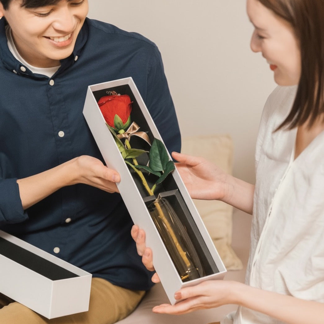 いよいよプロポーズ、ボックスの蓋を開けて1つ目のサプライズ！