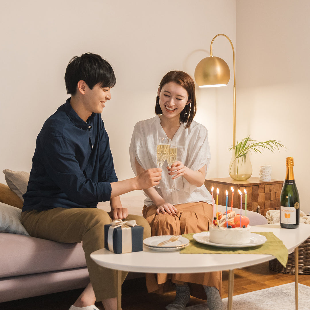 今日は特別な日だから…二人だけの空間で乾杯！