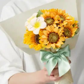 夏のプロポーズに人気のひまわりの花束